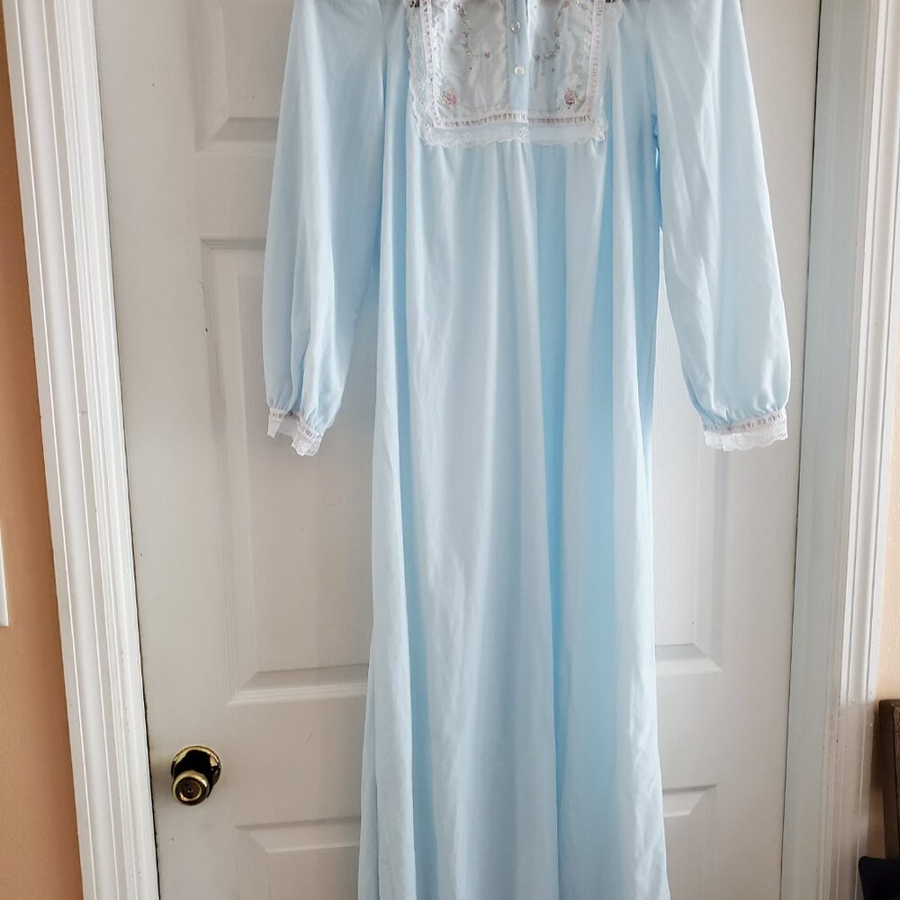 Elise Stevens Vintage Night Gown